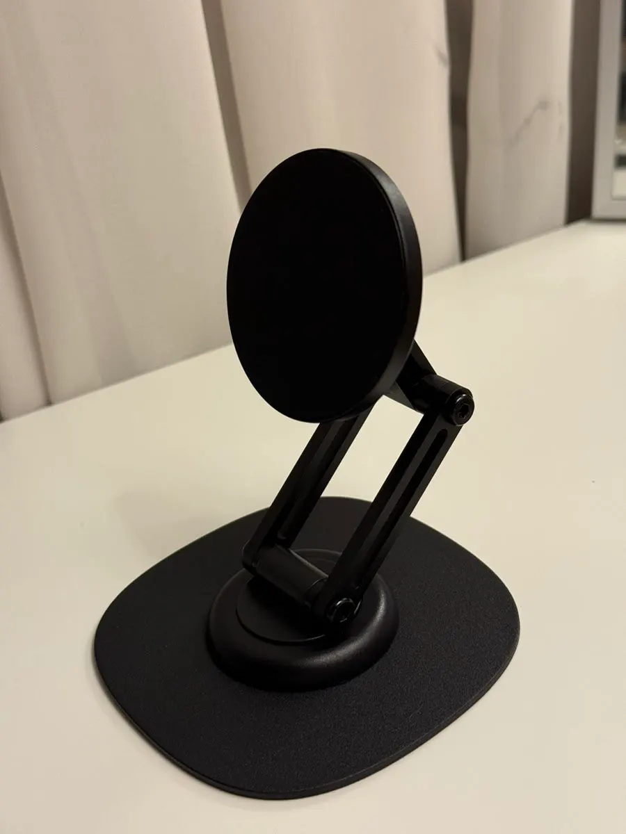 Stand compatible with iPhone and Galaxy phones