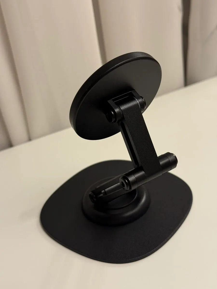 Height-adjustable MagSafe stand