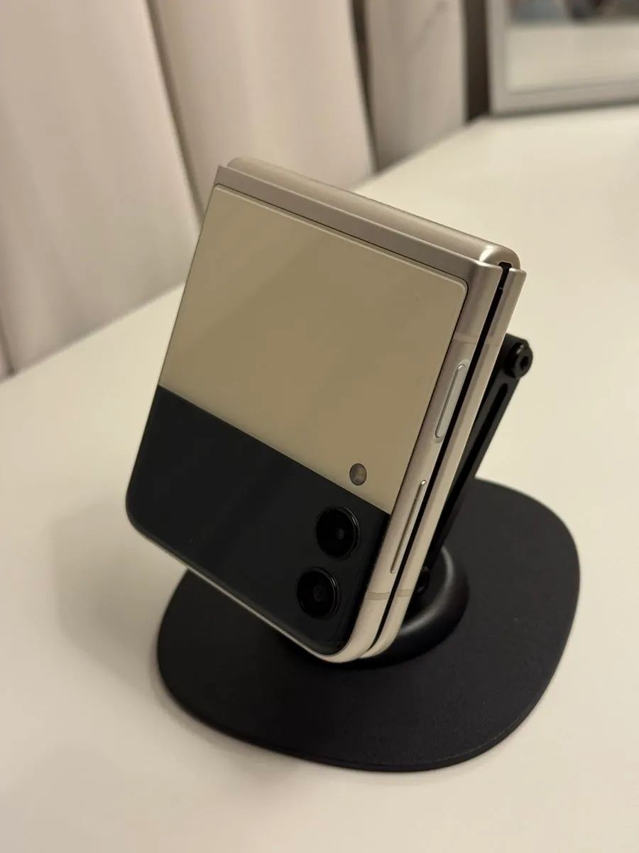 MagSafe stand with strong magnetic hold