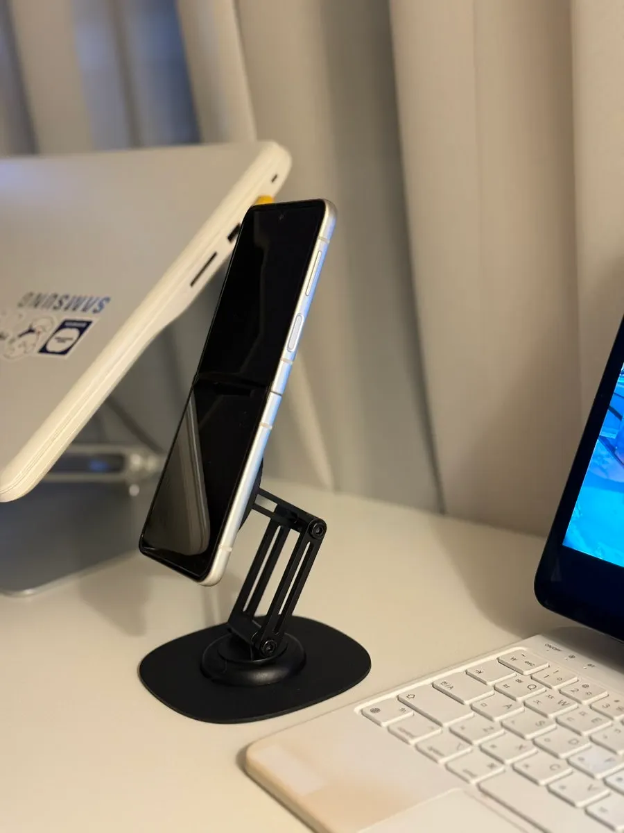 iPhone-compatible MagSafe stand