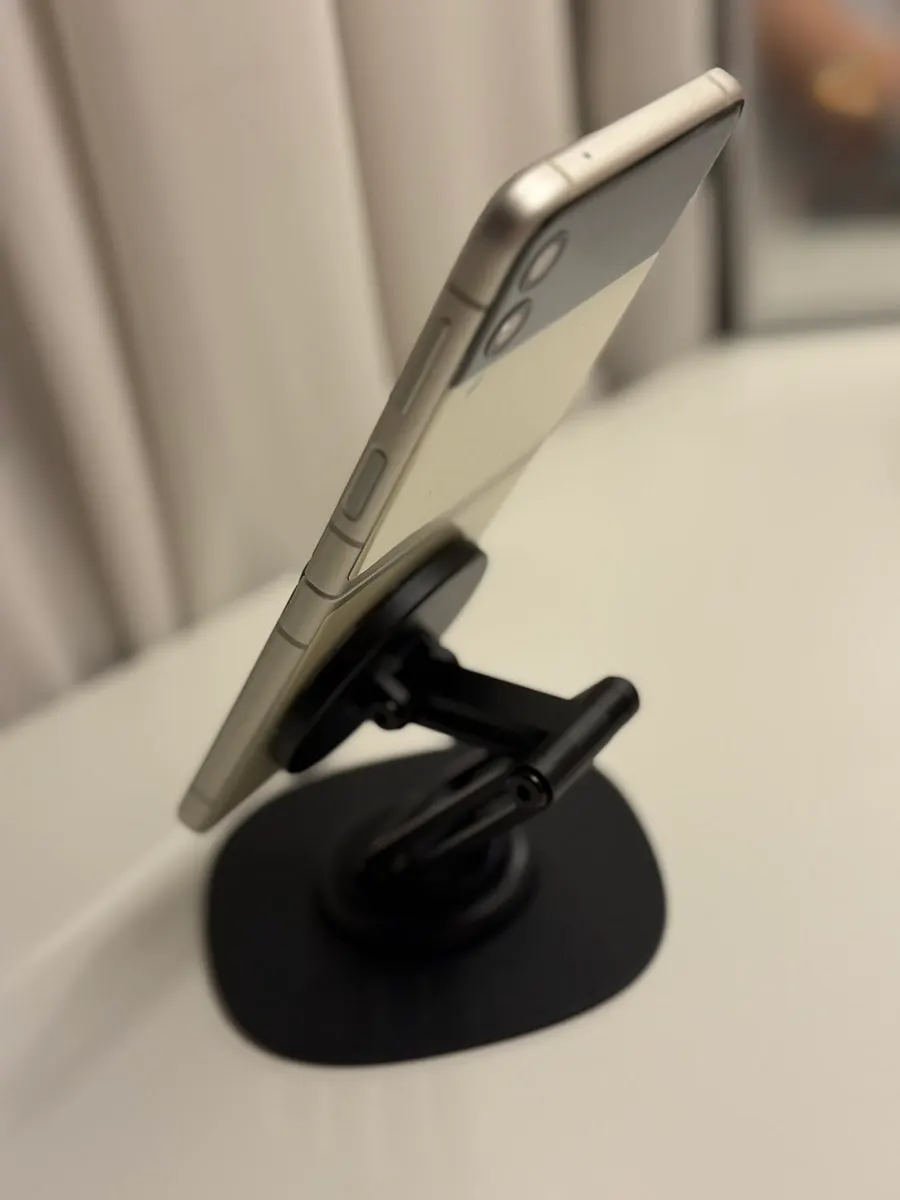 Portable foldable tablet stand