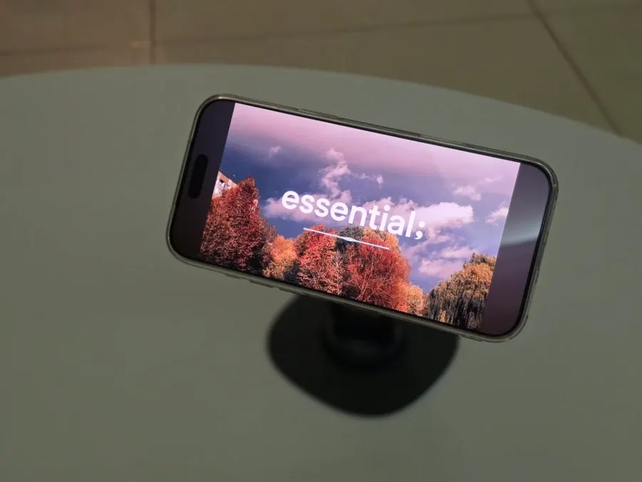 MagSafe stand with 360° rotation