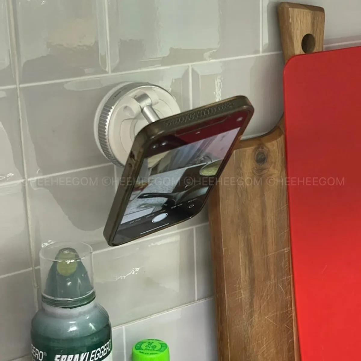 360-degree rotating mount for kitchen overhead shots