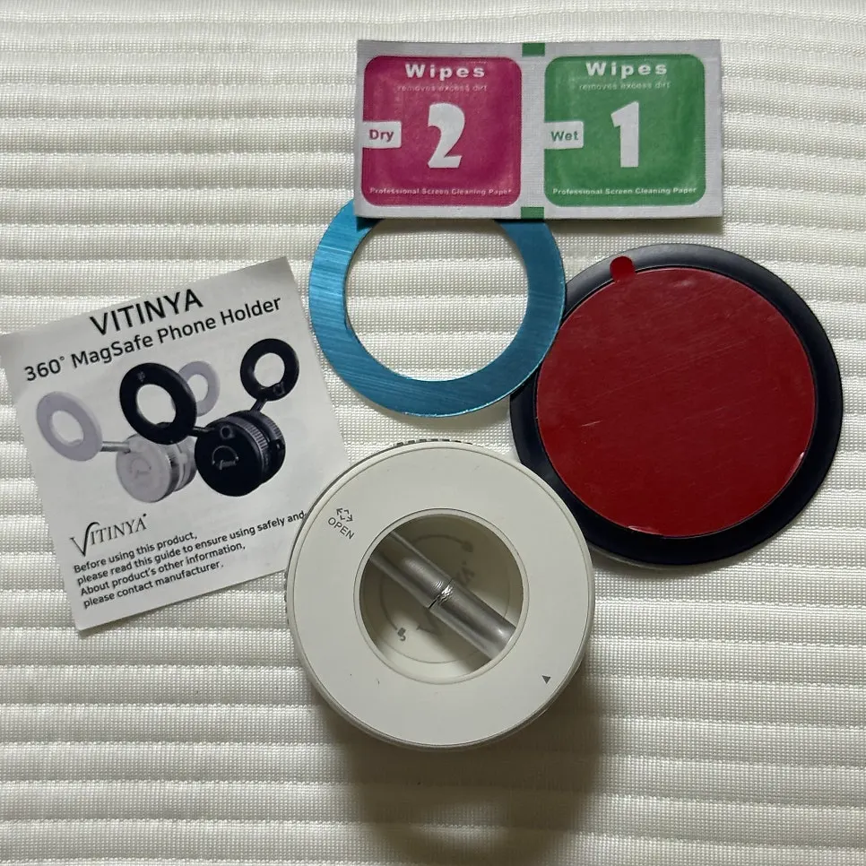 White MagSafe stand