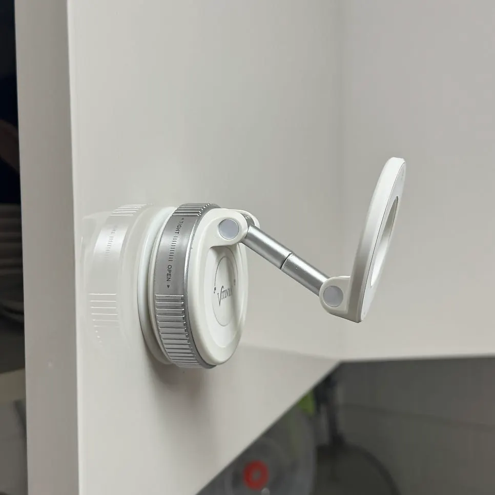 Stand secured with the suction dial