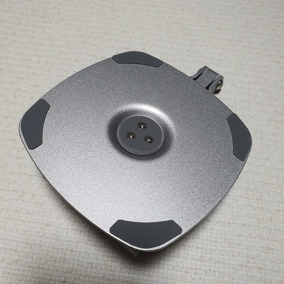 Aluminum stand for holding large devices