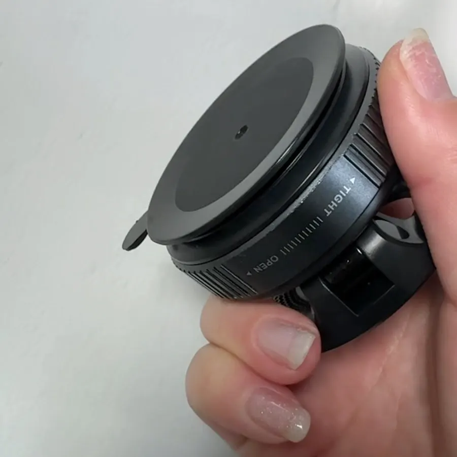 Vacuum-suction installation of car phone mount