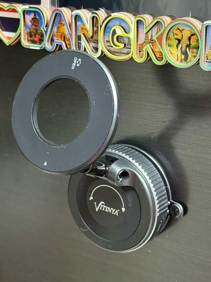 Foldable MagSafe mount used for café work