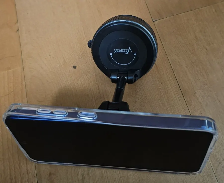 MagSafe smartphone mount