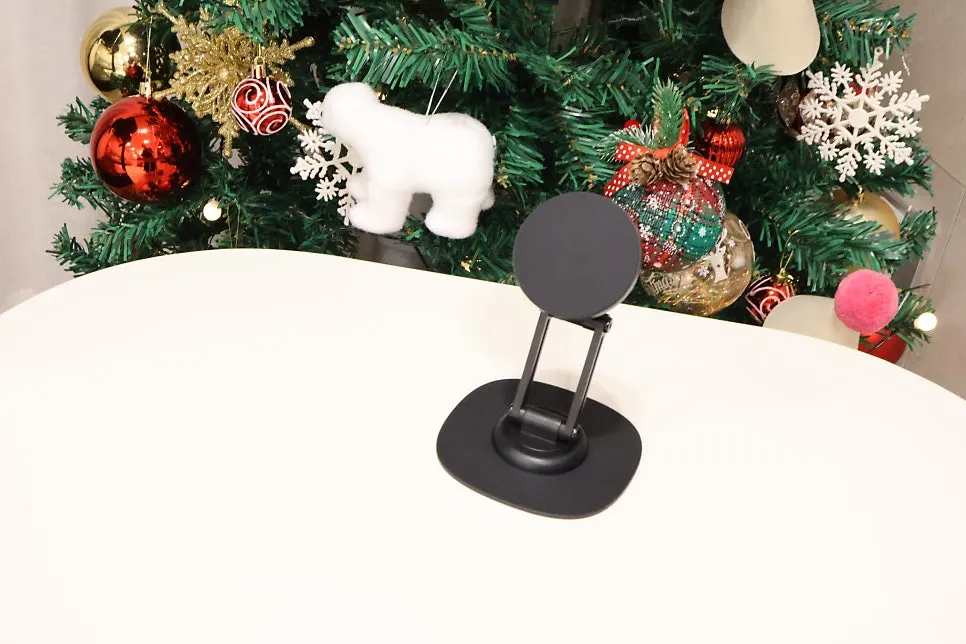 Bitinya stand for keeping a phone at home