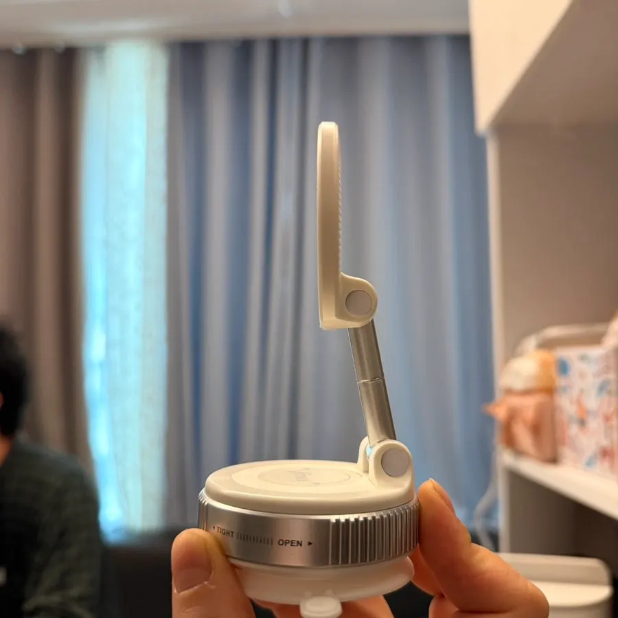 Dial-style MagSafe mount