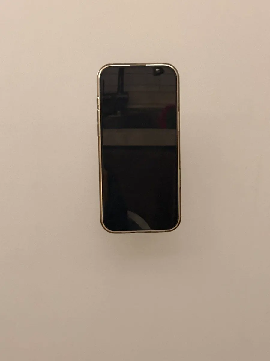 Using the 360-degree rotating mount