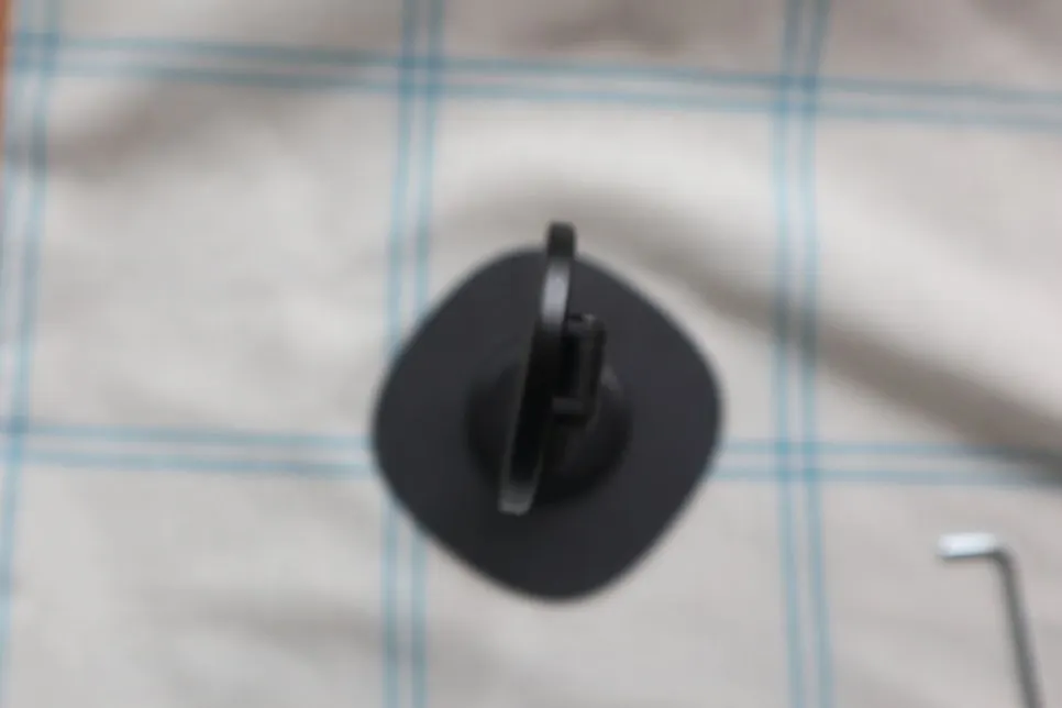 Using a MagSafe stand for filming at a restaurant