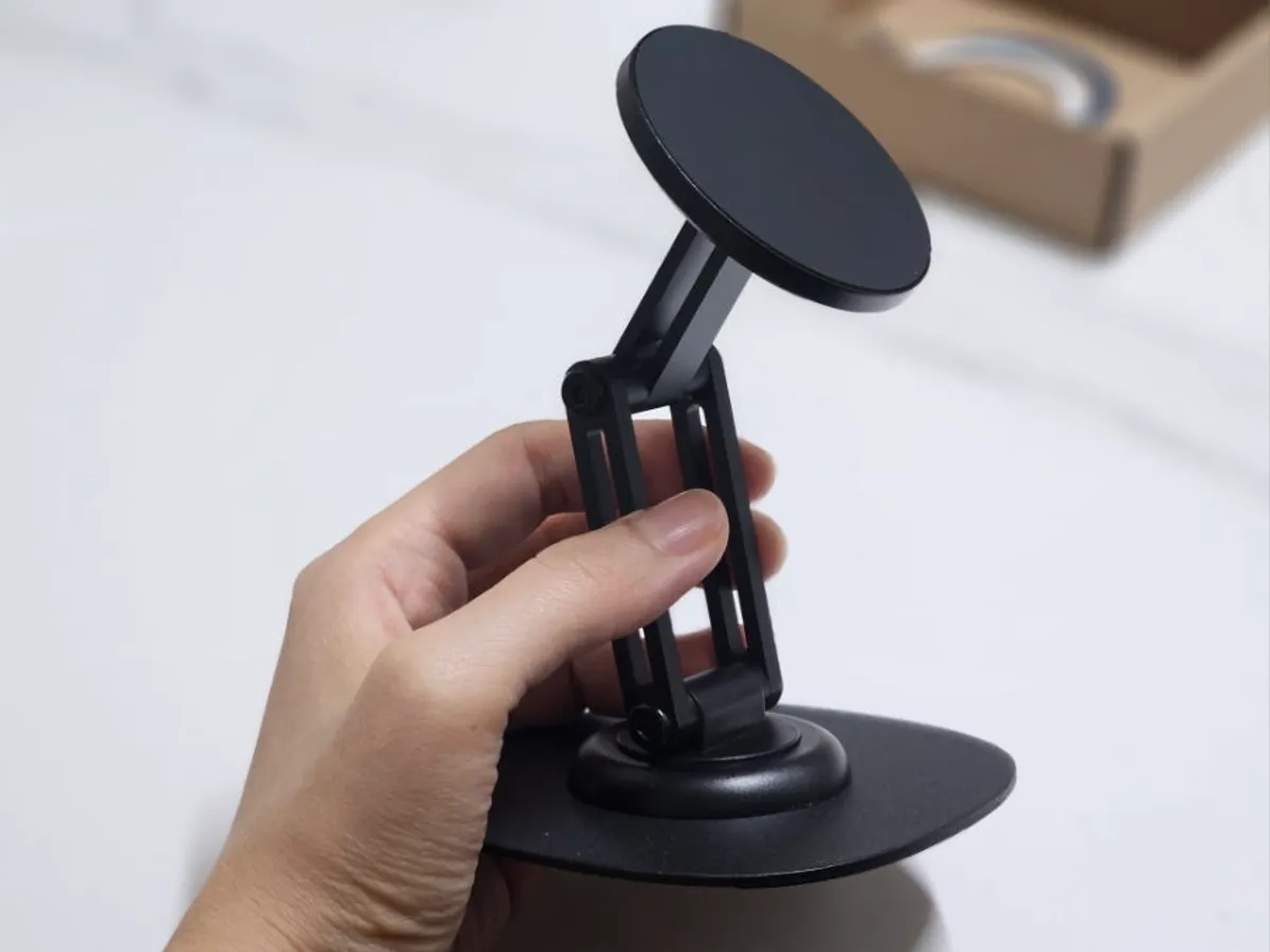Tablet stand used beside a laptop