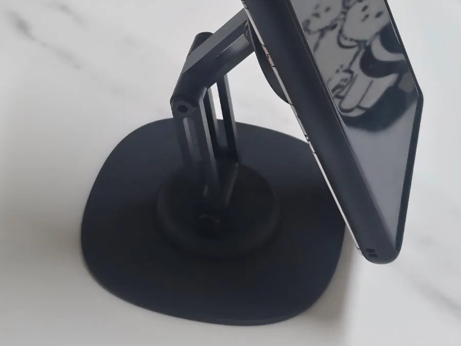 Device held on the stand with N52-grade magnets