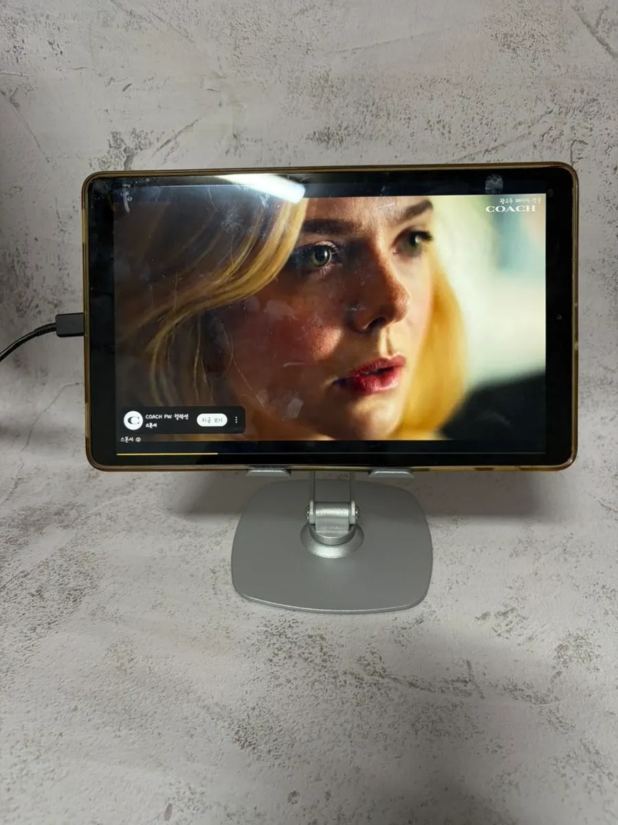iPad stand with a stable base plate