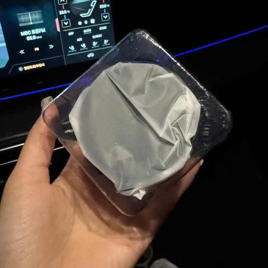 Bitnya 360-degree rotating MagSafe mount