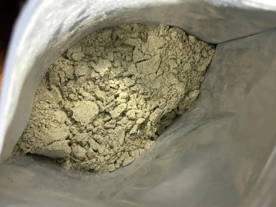 Heukseon powder resembling misutgaru