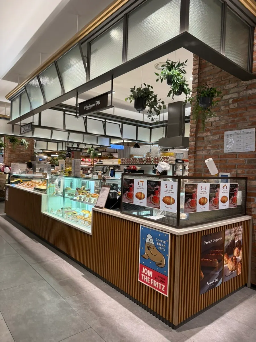 ブランジェリー・タン現代百貨店キンテックス店の店舗入口