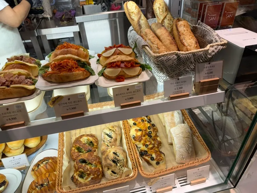 ブランジェリー・タン店内の陳列の様子
