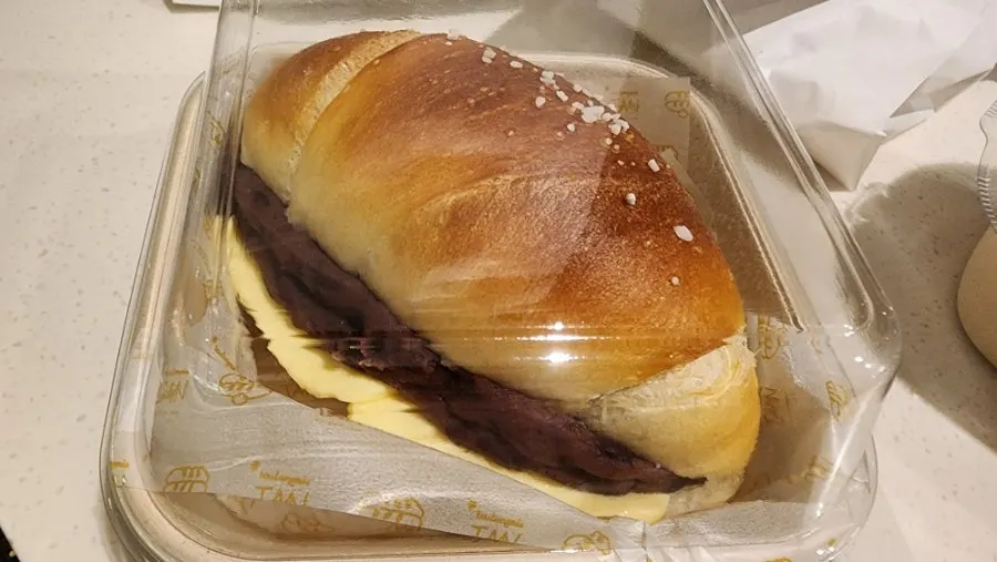 Close-up fig cream cheese baguette