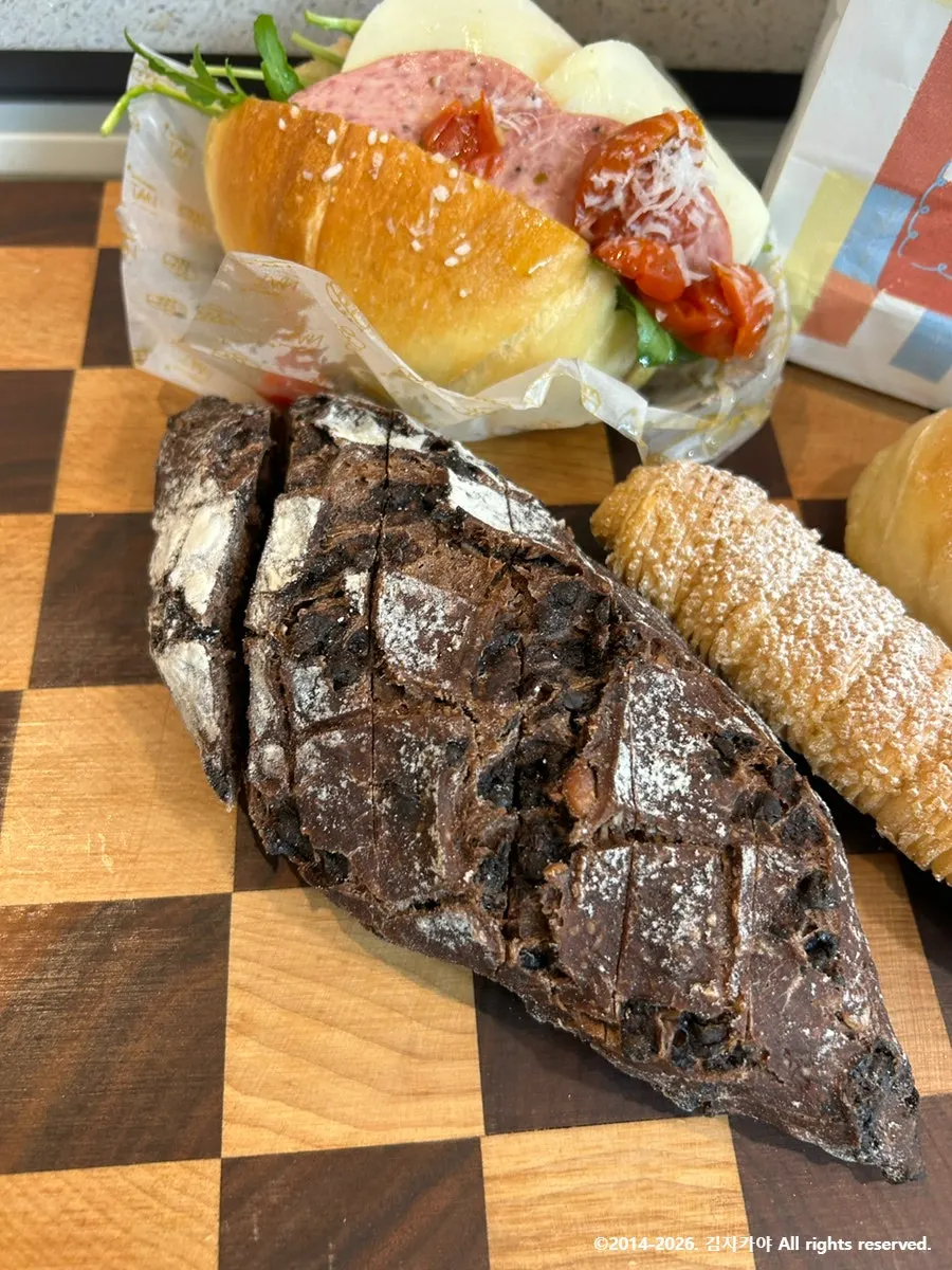 Four kinds of Boulangerie Tan bread plated at home