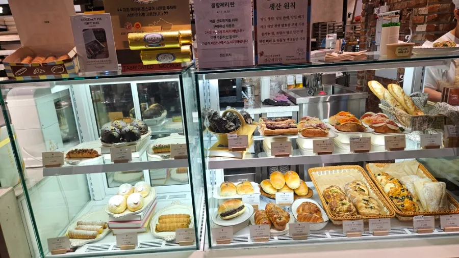 Store space for enjoying bread and coffee together