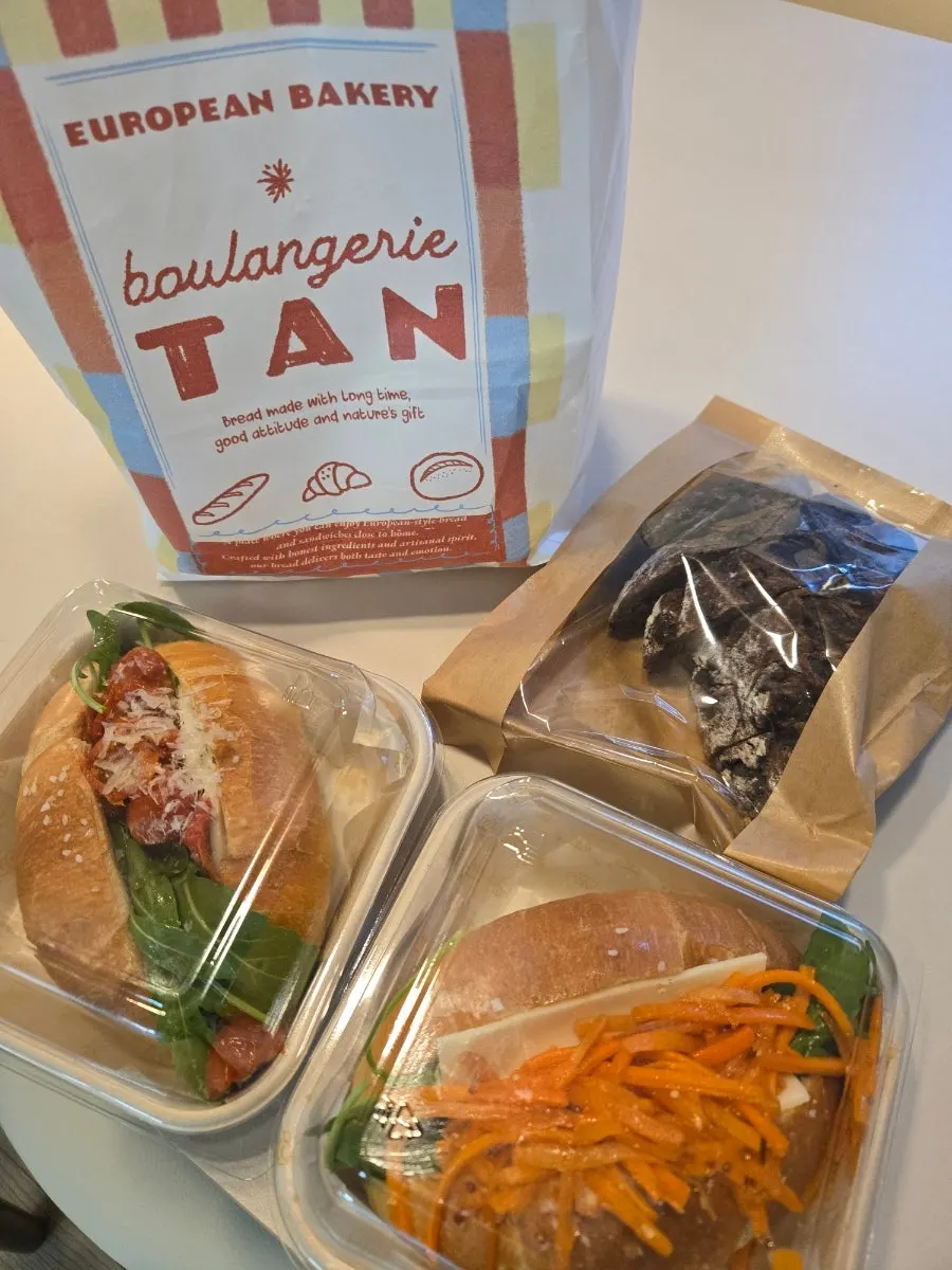 Bag of Boulangerie Tan bread packed to go