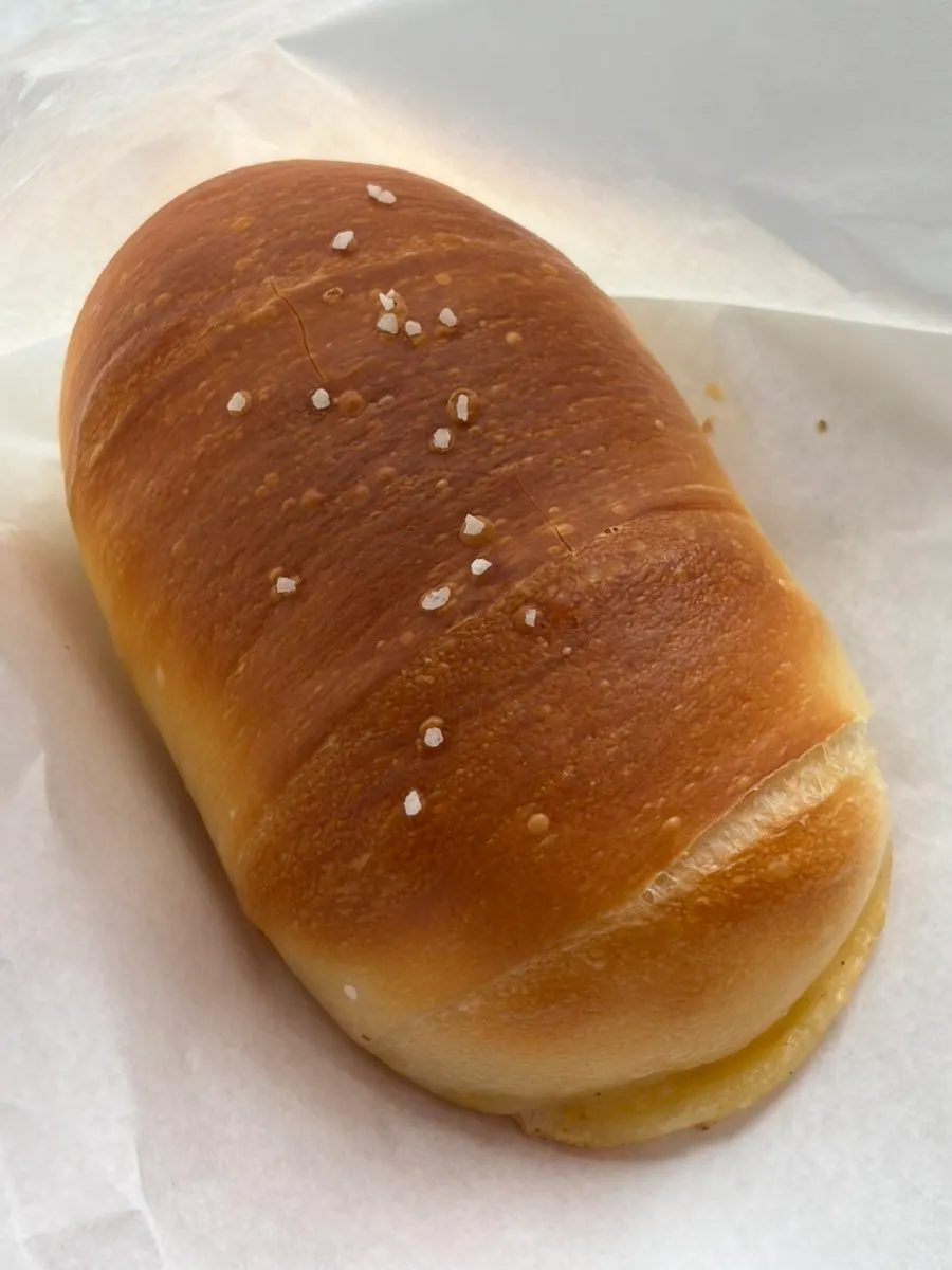 예쁘게 포장해준 블랑제리 탄 빵 봉투