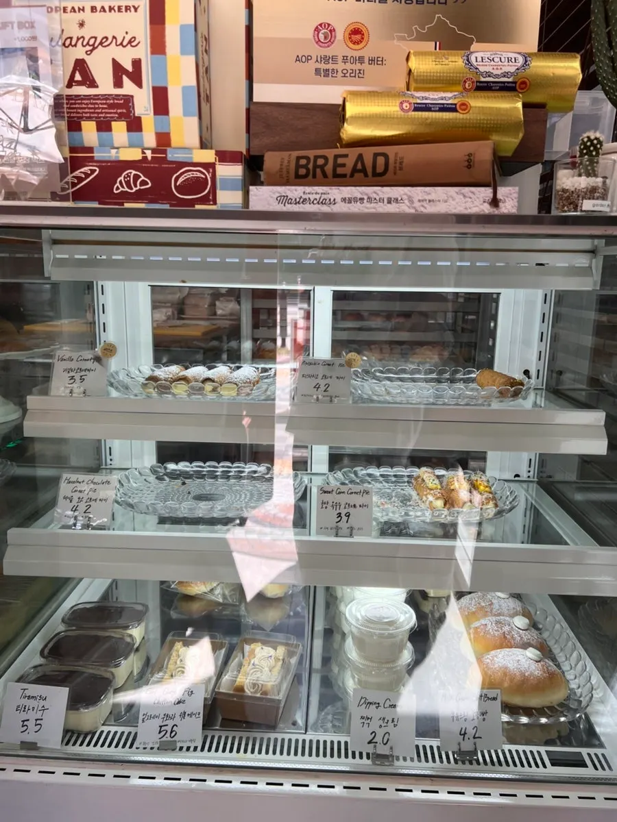 Showcase with sandwiches on display