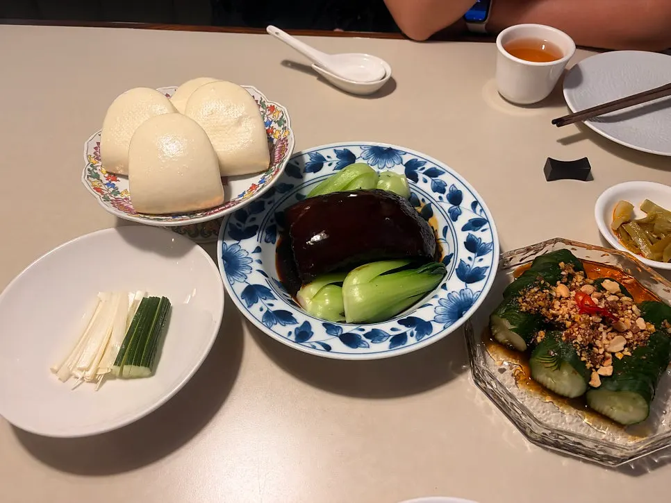 Close-up of the tenderly braised dongpo-yuk