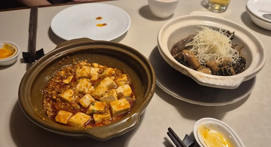 Bobo Sikdang's signature braised eel served at the table