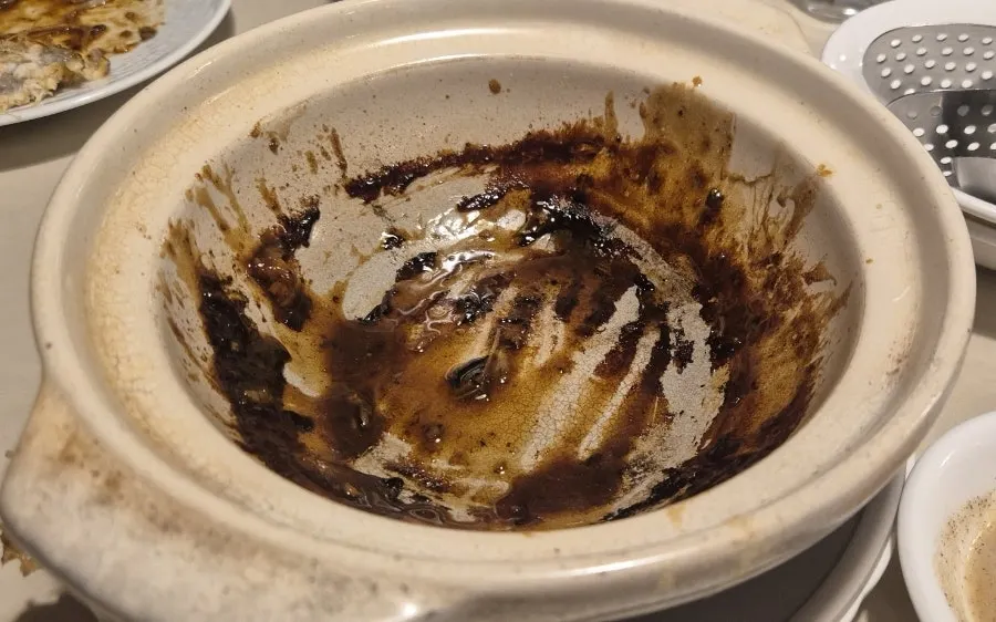 Braised eel eaten with both sauces combined