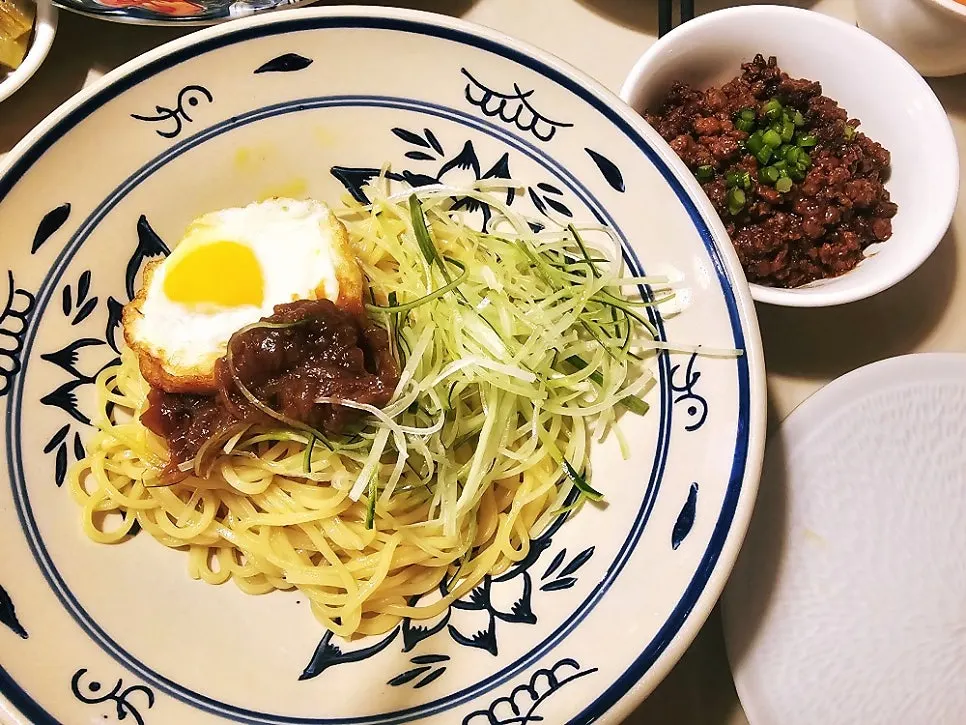 The pleasant interior of Bobo Sikdang Apgujeong