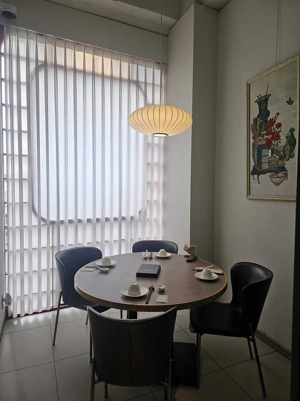 Table setting inside a Bobo Sikdang Apgujeong private room