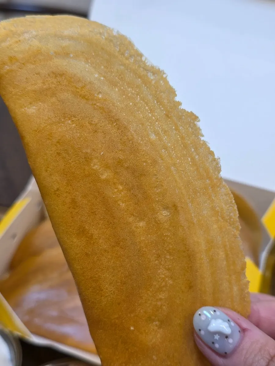 片手に収まるボカド一切れ