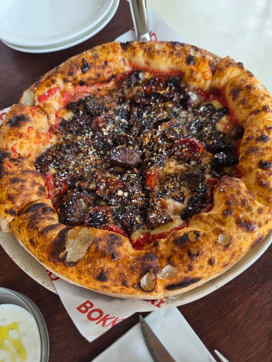 Bokkeriu's pizza dipping sauce and pickles