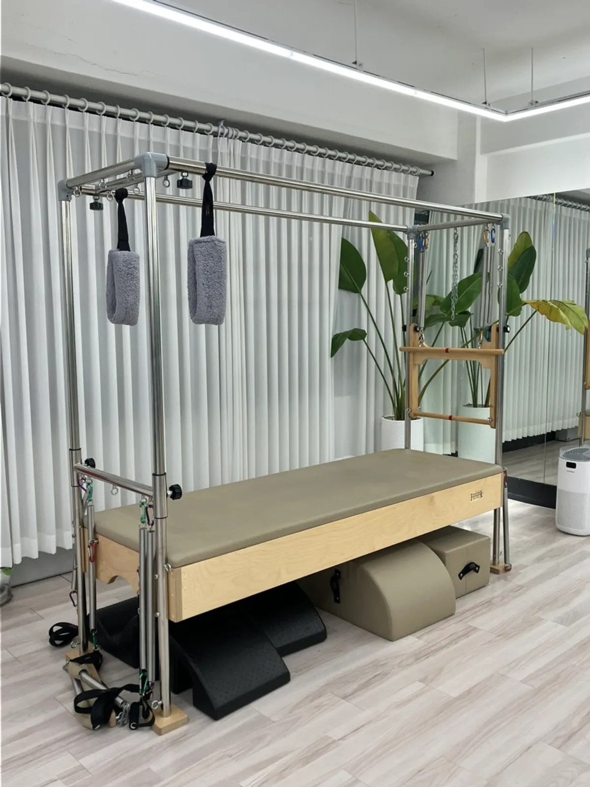 Exterior of the pilates center on the 3rd floor of the Baskin Robbins building