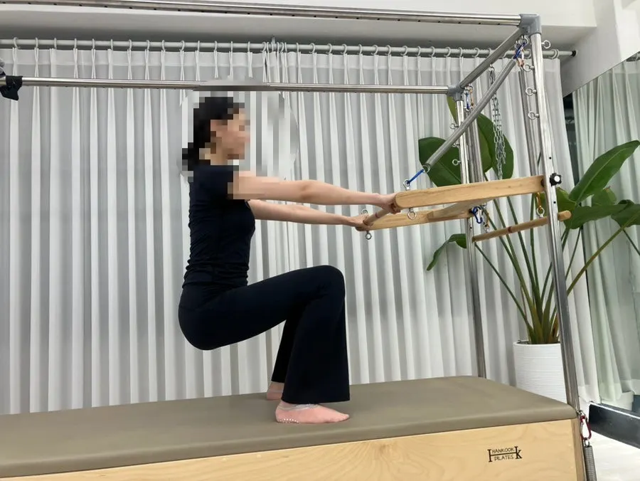 Lower body exercise to learn the hip hinge