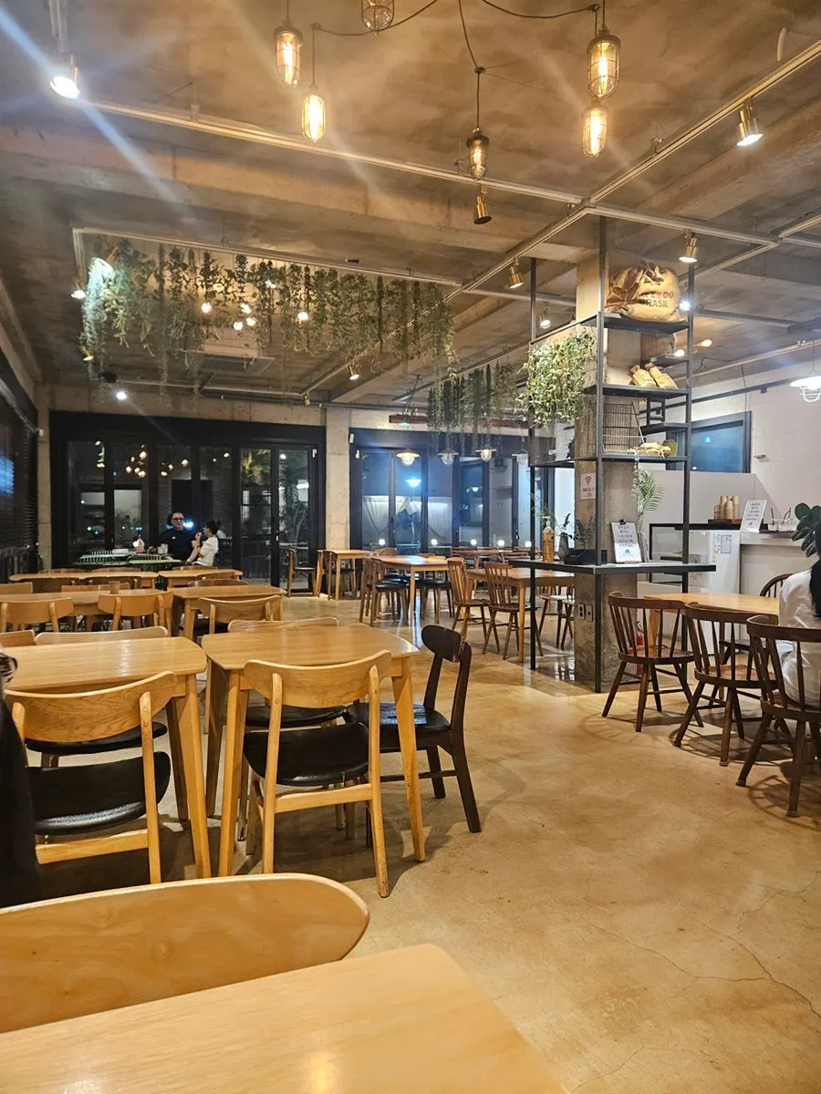 The café next door used after the meal