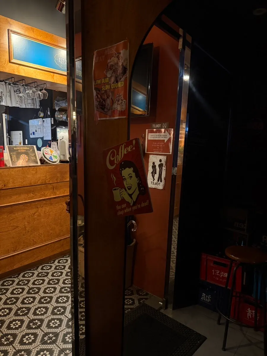 Storefront with an American restaurant feel