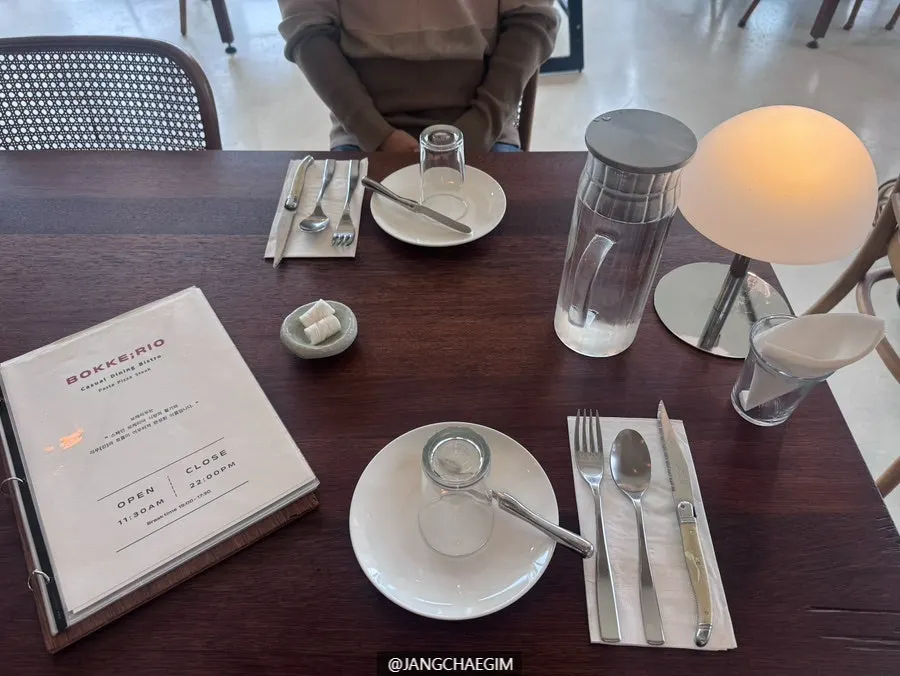 Window-side table set for the steak set for two