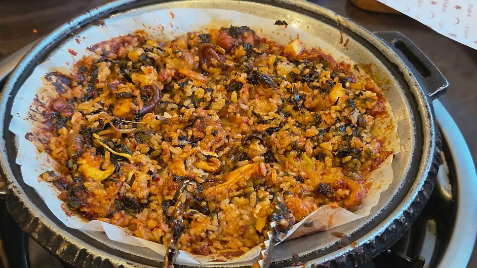 치즈를 곁들인 쭈꾸미 한 접시