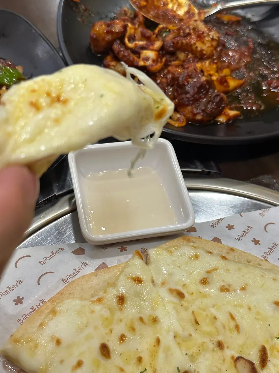세트로 나온 수제화덕 고르곤졸라 피자