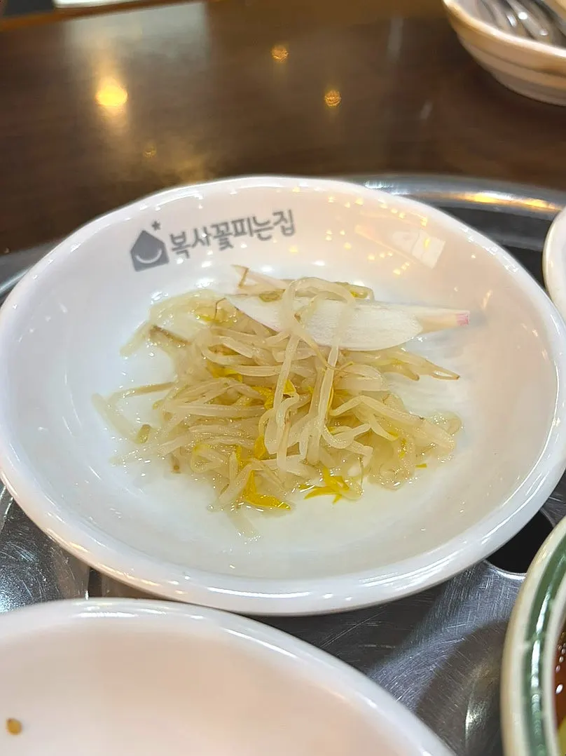 Side dish plates set out on the table