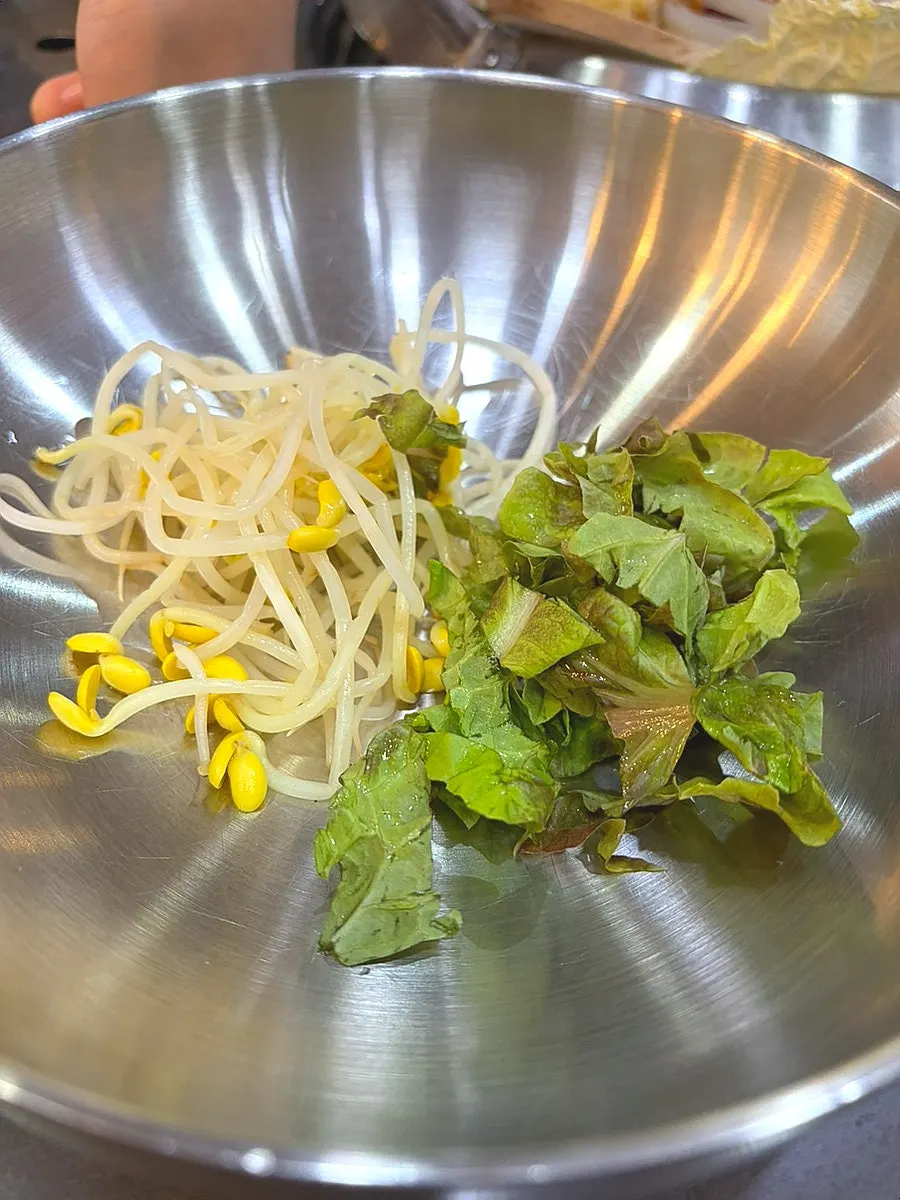 A bowl of bibimbap to mix with the jjukkumi