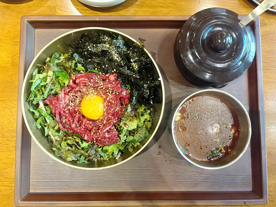 복산해장 육회비빔밥 한 그릇