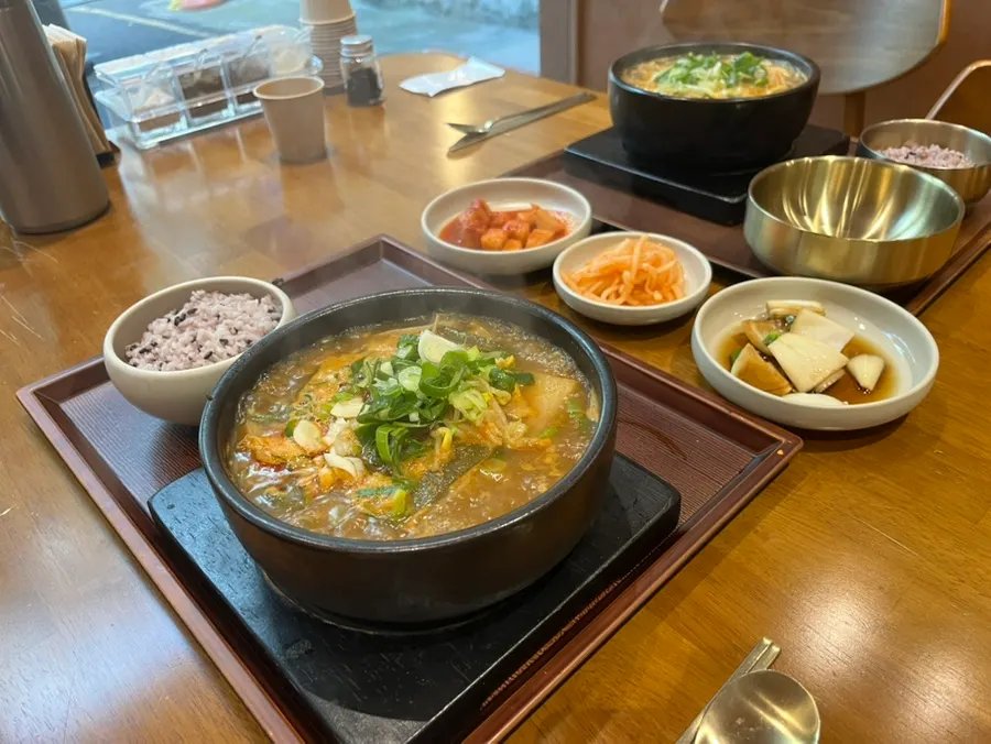 A hearty bowl of Boksan haejang beef gukbap, generous even in a regular portion