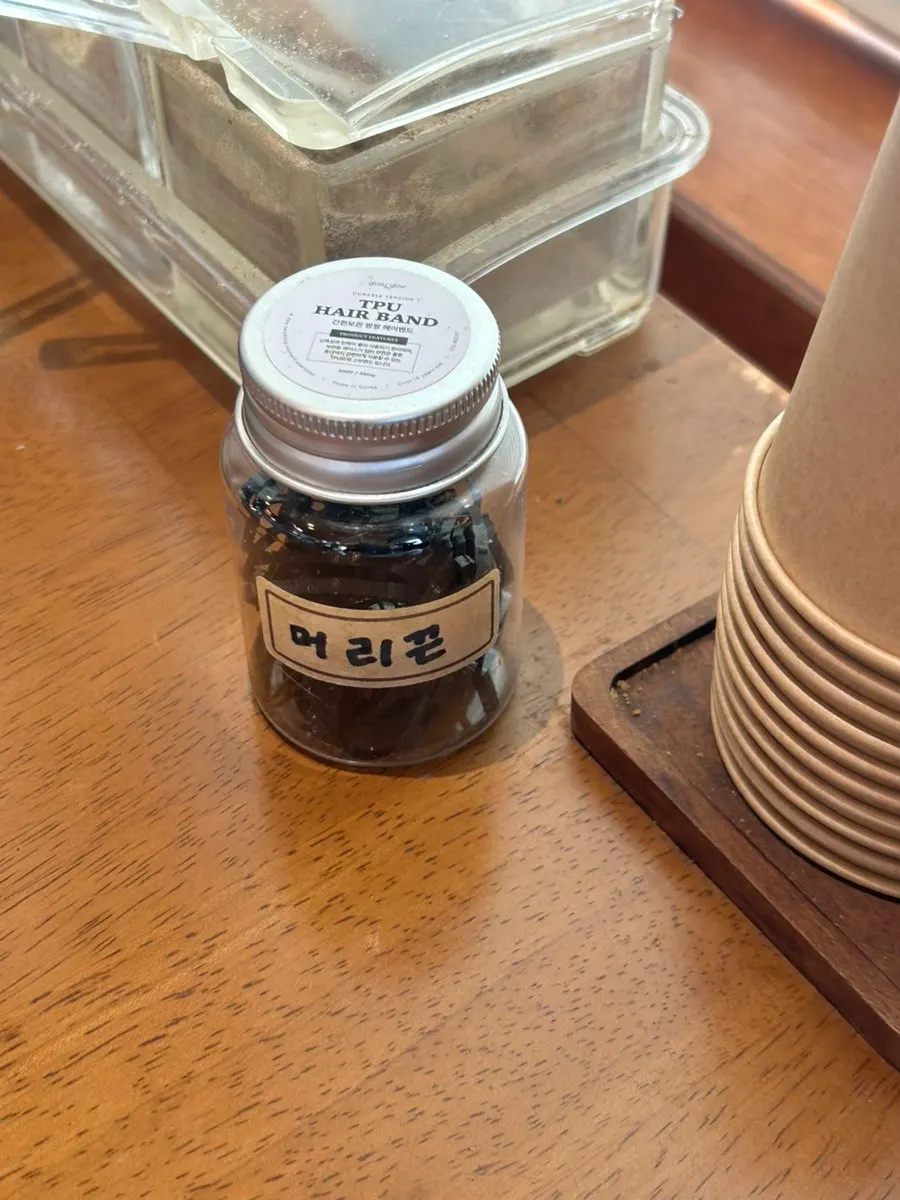 A table with a hair tie set out for eating