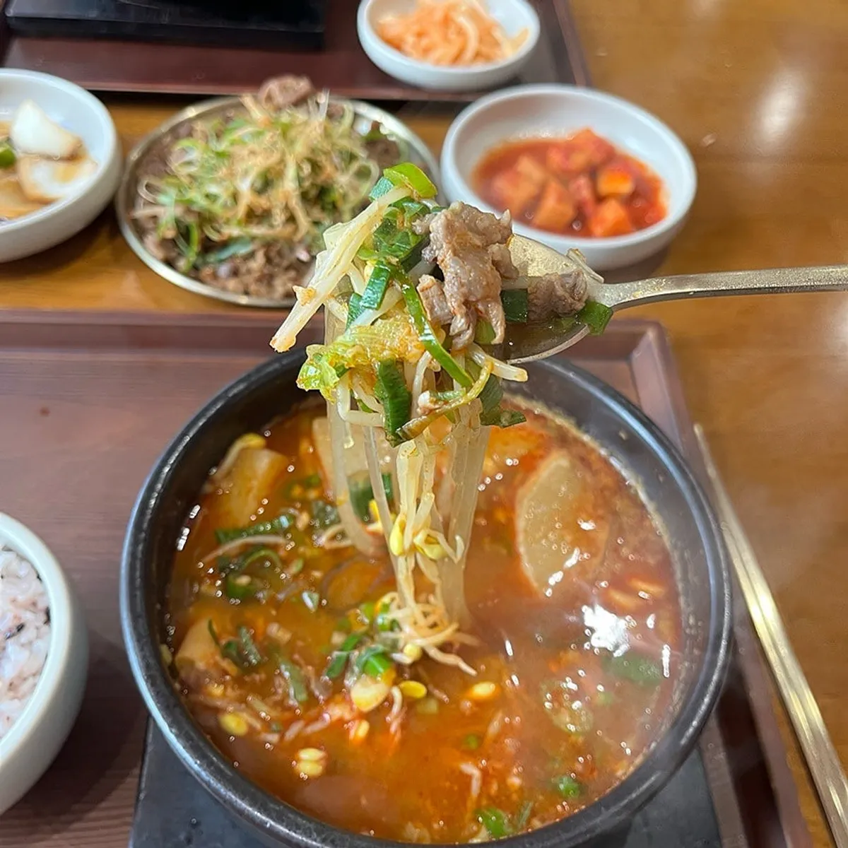 Overall photo of the lunch spread at Boksan Haejang